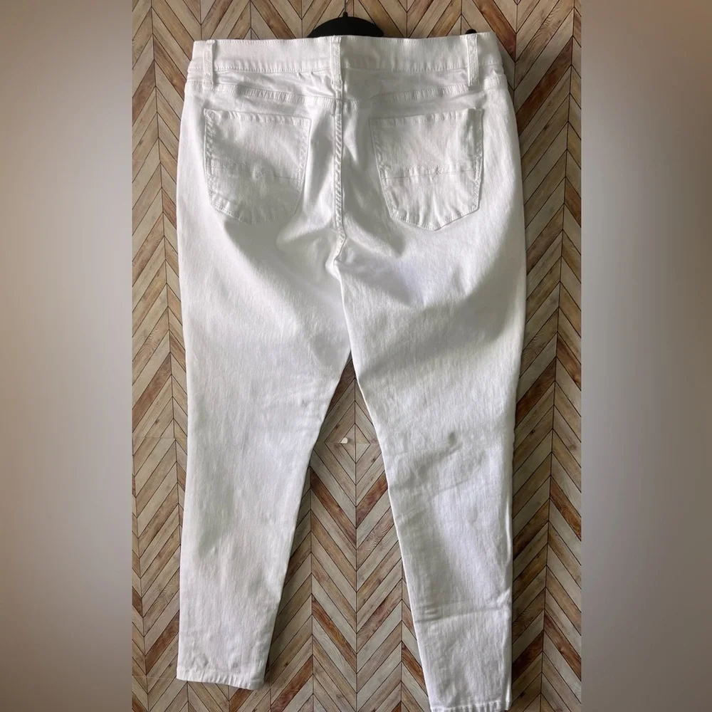 Soho Taper Ankle White Jeans Front And Back Pockets High Waisted Women's Size 12 - Picture 4 of 7